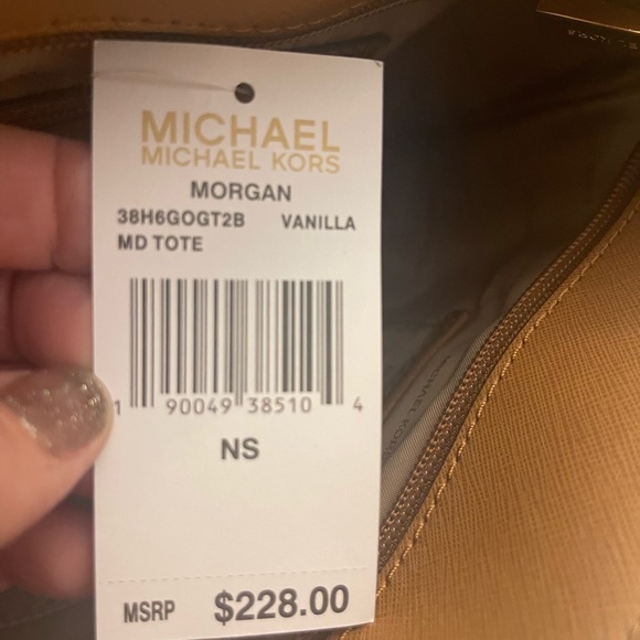 Michael Kors Tote. New with tags. - Picture 3 of 4
